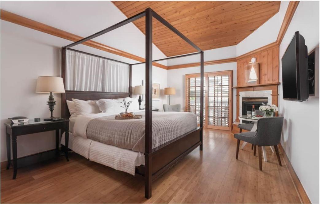 Inn On Summerhill Summerland Bagian luar foto
