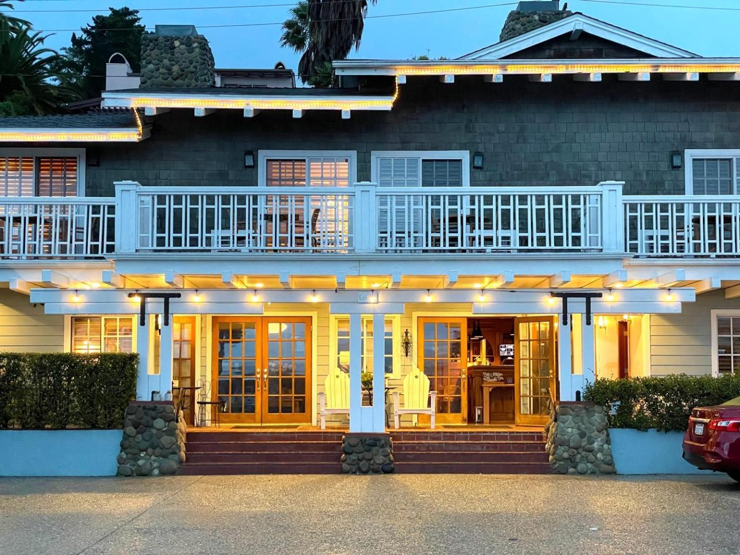 Inn On Summerhill Summerland Bagian luar foto