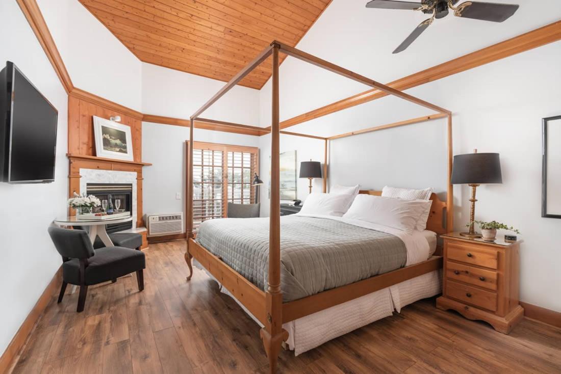 Inn On Summerhill Summerland Bagian luar foto