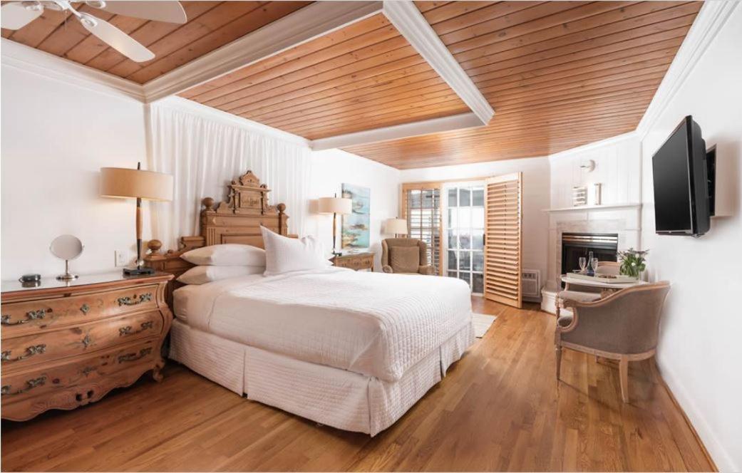 Inn On Summerhill Summerland Bagian luar foto